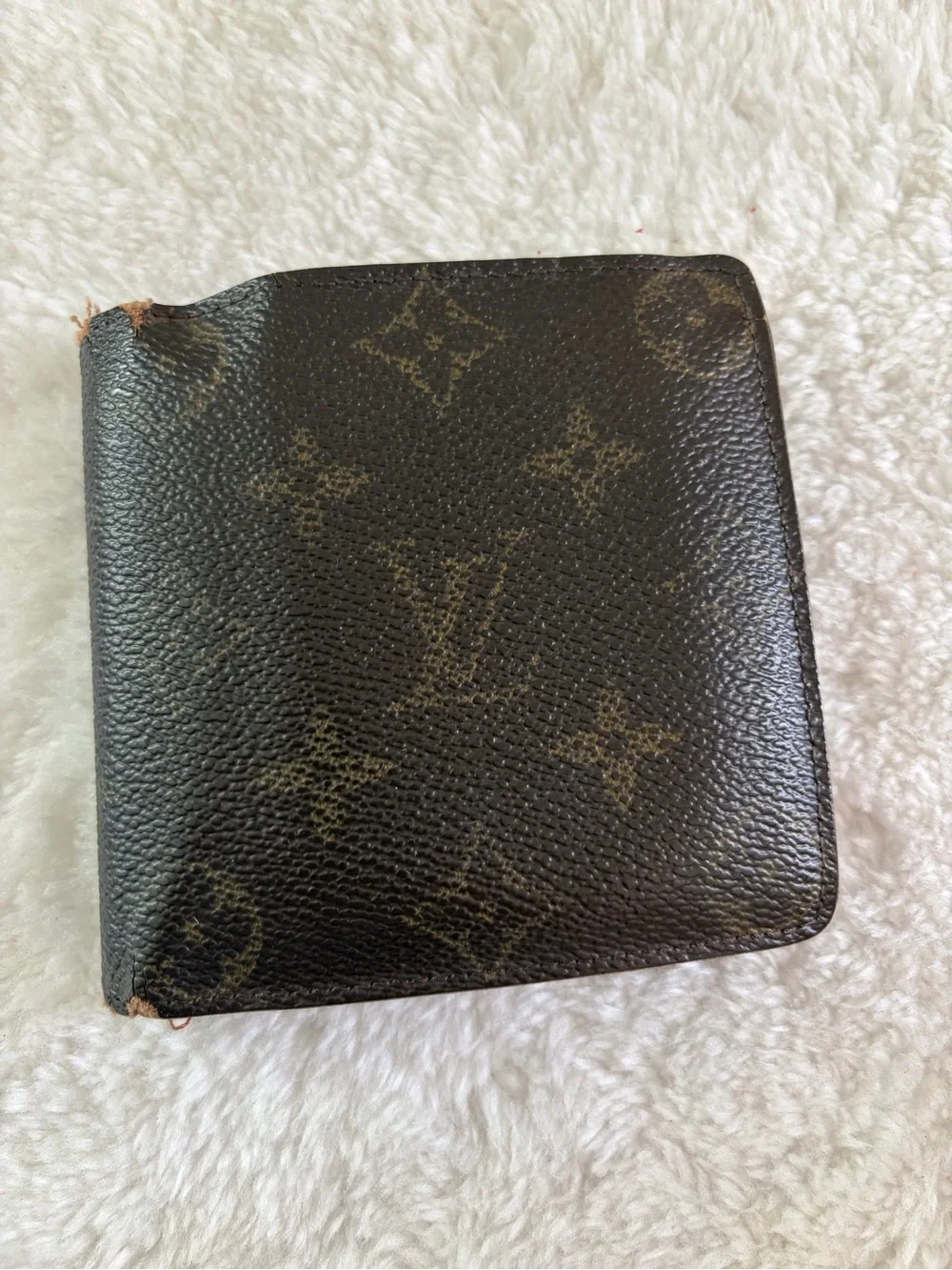 Louis Vuitton Men's Monogram Bi-Fold Wallet in Brown